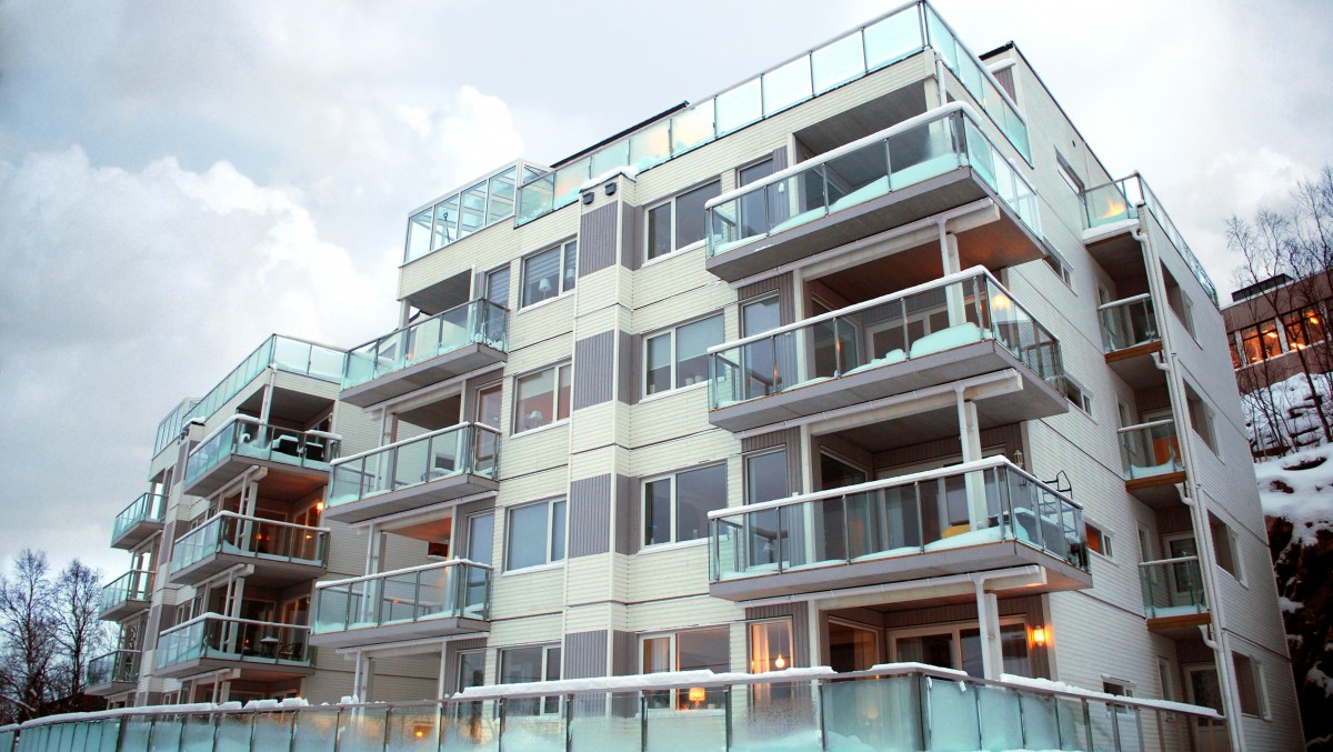 House with 5 floors and 18 apartments
