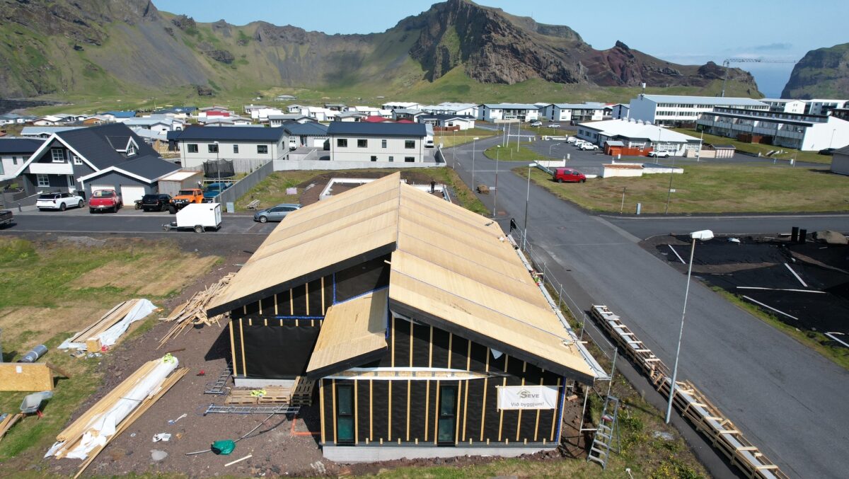 Seve’s first timber frame house in Vestmannaeyjar
