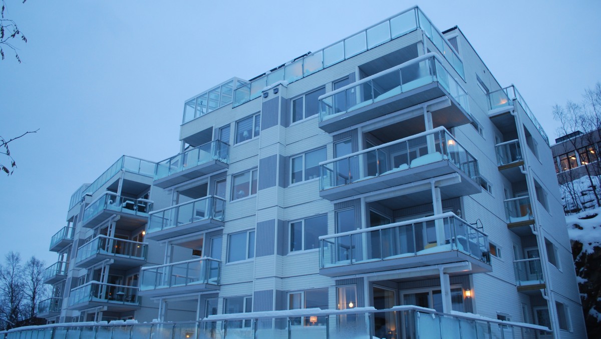 House with 5 floors and 18 apartments