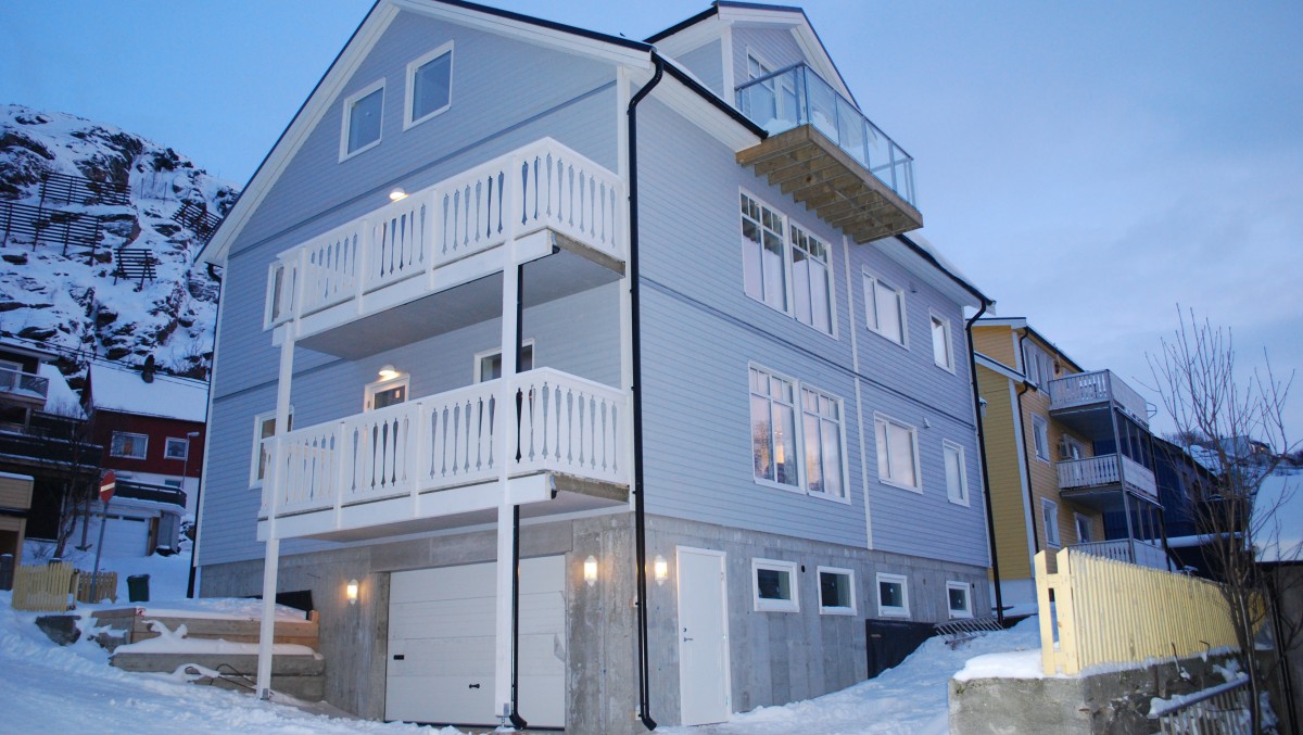 House with 3 apartments